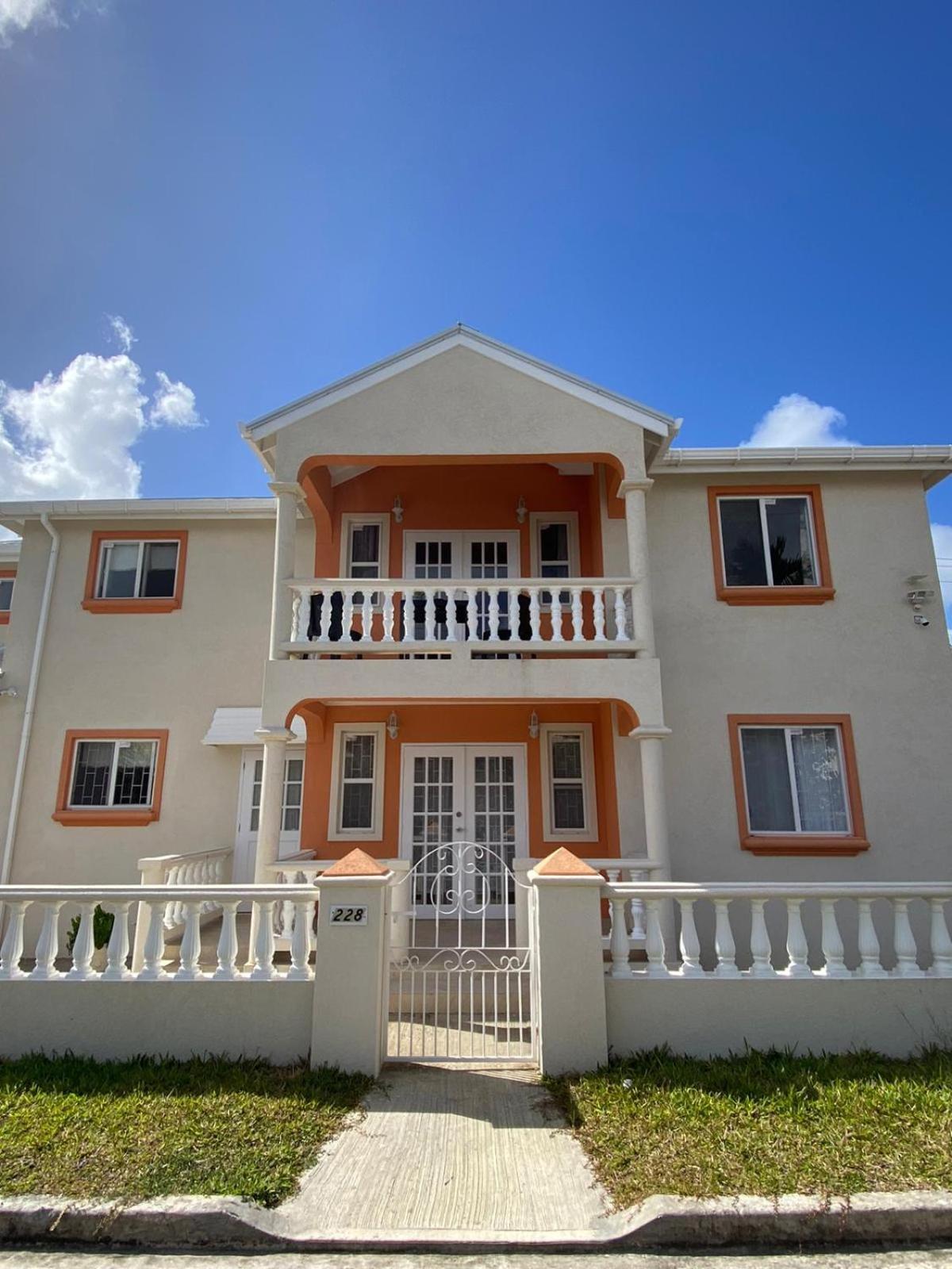 Ixoras Beach Apartments Saint Peter Exterior photo